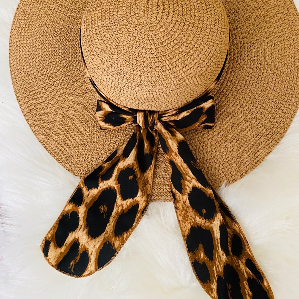 NWT LEOPARD PRINT FLOPPY HAT - Picture 3 of 7